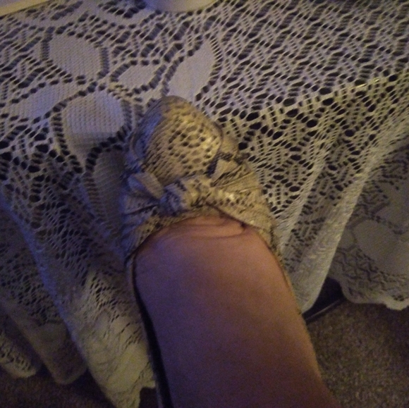 Shoes - Picture 6 of 8